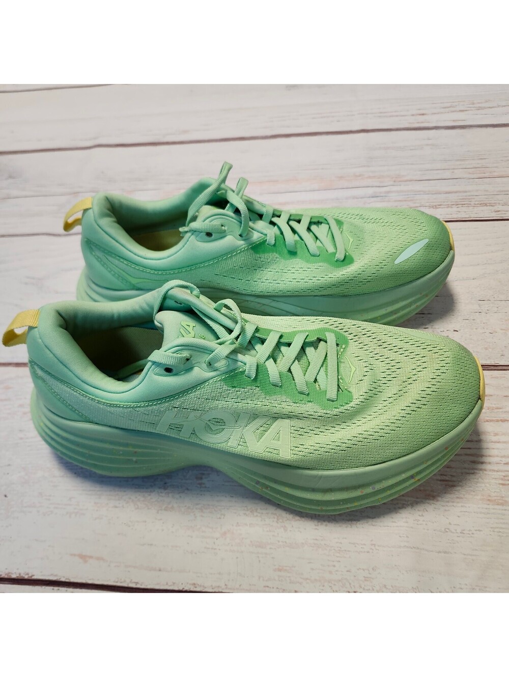 Hoka One One Bondi 8 Women's Running Shoes Size 9.5B Green
